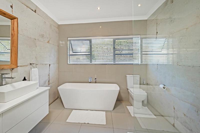 5 Bedroom Property for Sale in Schoongezicht Western Cape